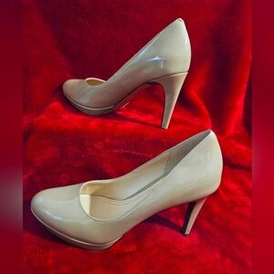 Cole Haan Women Chelsea Pump Taupe Patent Leather Platform-Size 9.5B